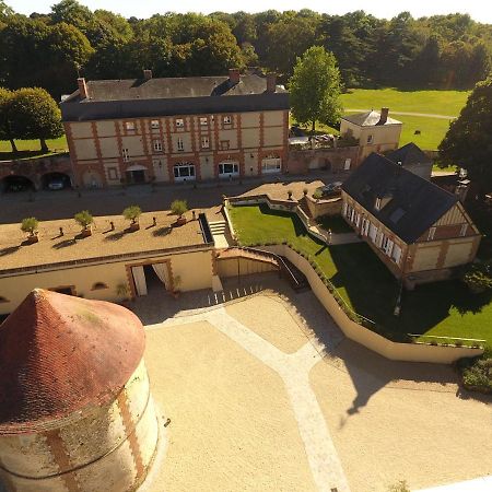Отель Domaine De Montchevreuil Fresneaux-Montchevreuil Экстерьер фото
